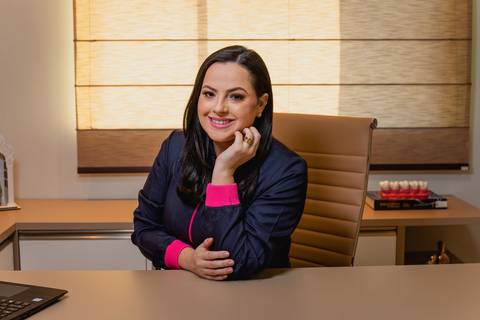 Fotografia de retrato corporativo, fotos empresarial, fotografia corporativa, Dra Thalita Porto dentista, fotografo de retrato profissional Sergio Simões de Rondonópolis Mato Grosso  '