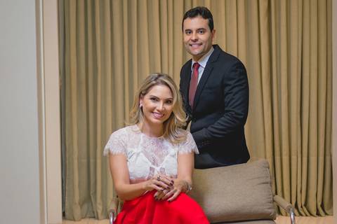 fotografia de de retrato profissional da Medica Dermatologista, Dra Aline Simão , e o Cirurgião Plástico Dr Frederico, fotografia para Revista Saúde de Rondonópolis, fotografo Sergio Simões de Rondonópolis '