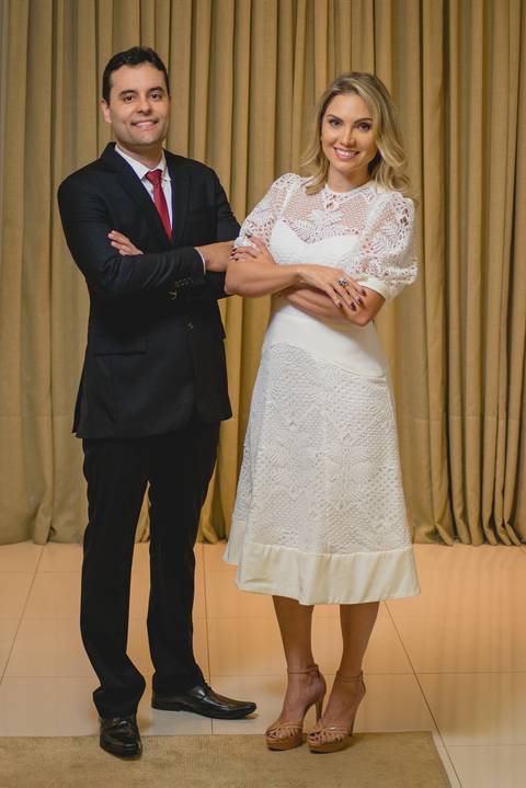 fotografia de de retrato profissional da Medica Dermatologista, Dra Aline Simão , e o Cirurgião Plástico Dr Frederico, fotografia para Revista Saúde de Rondonópolis, fotografo Sergio Simões de Rondonópolis '