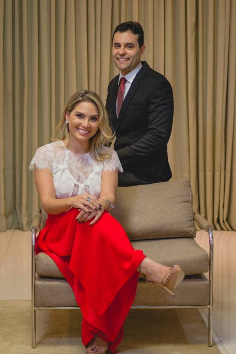 fotografia de de retrato profissional da Medica Dermatologista, Dra Aline Simão , e o Cirurgião Plástico Dr Frederico, fotografia para Revista Saúde de Rondonópolis, fotografo Sergio Simões de Rondonópolis '