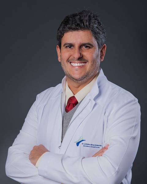 retrato corporativo BH, retrato belo horizonte, foto de perfil corporativo, ensaio corporativo, retrato profissional, fotografia em estúdio fotográfico, pose fotográfica profissional'