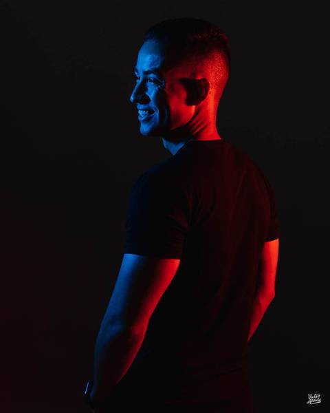 retrato corporativo BH, retrato belo horizonte, foto de perfil corporativo, ensaio corporativo, retrato profissional, fotografia em estúdio fotográfico, pose fotográfica profissional'