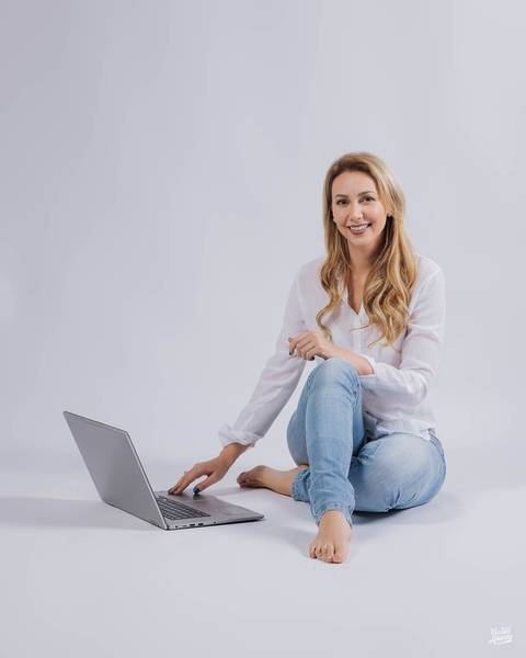 retrato corporativo BH, retrato belo horizonte, foto de perfil corporativo, ensaio corporativo, retrato profissional, fotografia em estúdio fotográfico, pose fotográfica profissional'