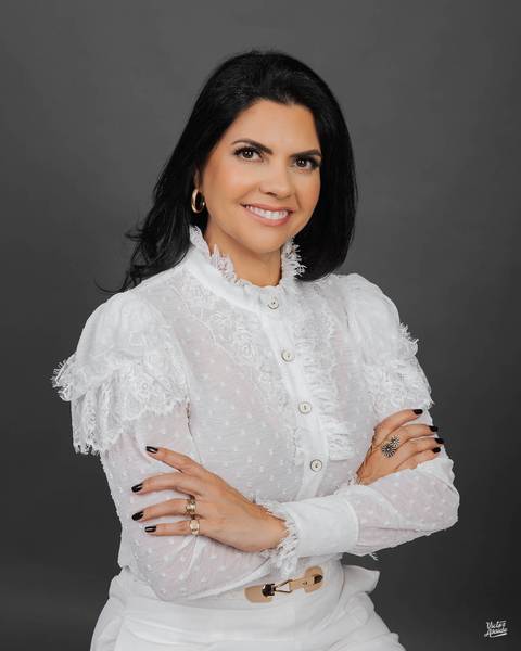 retrato corporativo BH, retrato belo horizonte, foto de perfil corporativo, ensaio corporativo, retrato profissional, fotografia em estúdio fotográfico, pose fotográfica profissional'