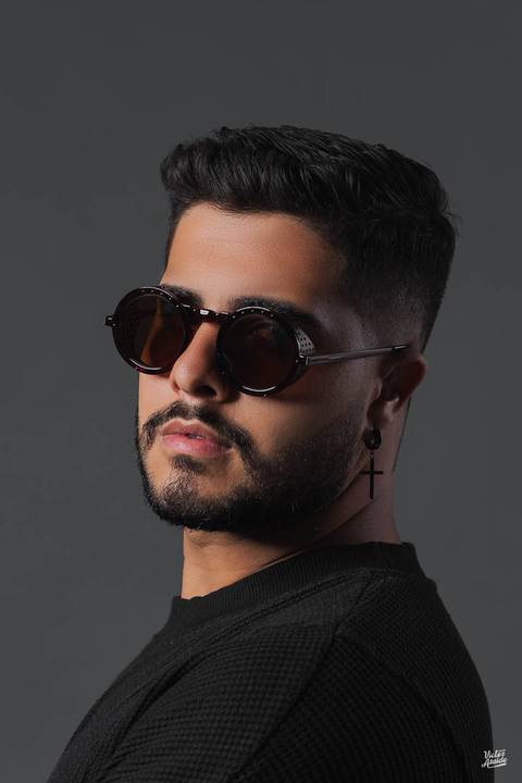 retrato corporativo BH, retrato belo horizonte, foto de perfil corporativo, ensaio corporativo, retrato profissional, fotografia em estúdio fotográfico, pose fotográfica profissional'