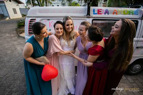 Noiva com as amigas'