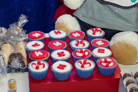Cupcakes personalizados Tema Marinheiro pelo fotógrafo Douglas Maia'