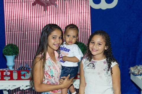 Meninas com Heitor pelo fotógrafo Douglas Maia'