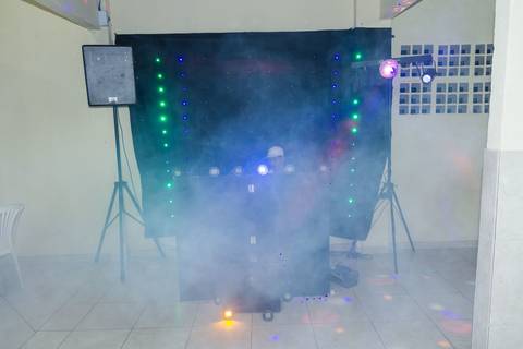 Luzes e fumaça pelo fotógrafo Douglas Maia'