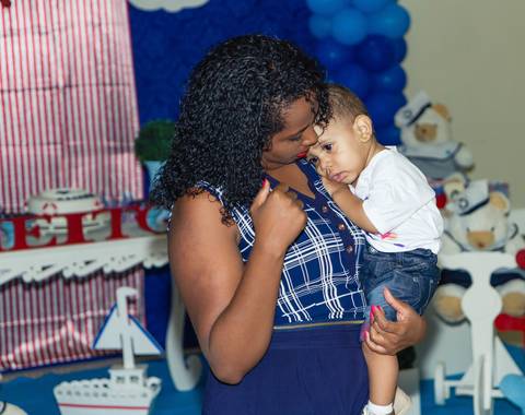 Heitor no colinho pelo fotógrafo Douglas Maia'