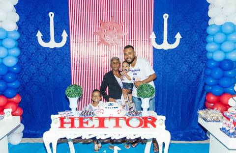 Heitor,pai,irmão e bisavó pelo fotógrafo Douglas Maia'