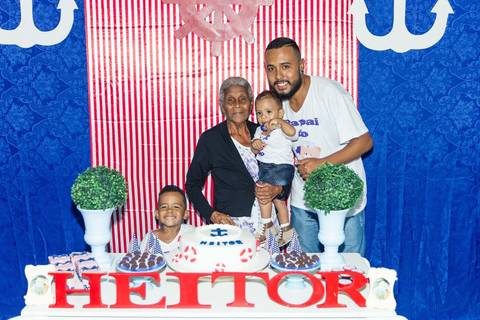 Bisavó com Heitor no colo pelo fotógrafo Douglas Maia'