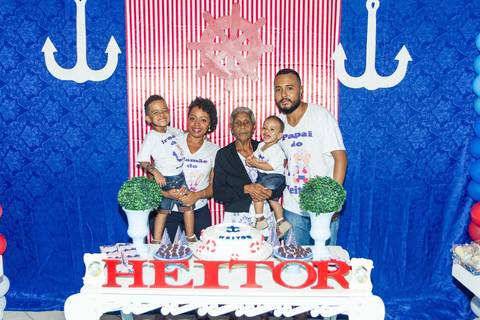 Família com bisavó pelo fotógrafo Douglas Maia'