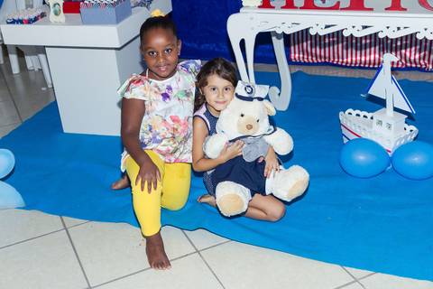 Lindas meninas com ursinho pelo fotógrafo Douglas Maia'