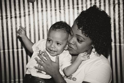 Foto com a mamãe Heitor 1 ano pelo fotógrafo Douglas Maia'