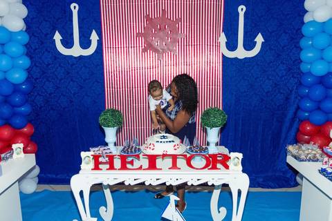 Heitor quer pegar o bolo pelo fotógrafo Douglas Maia'