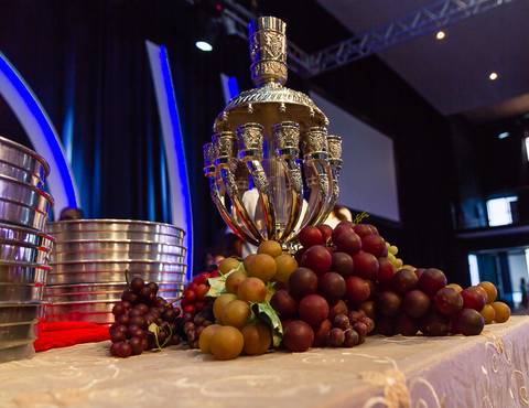 Santa Ceia na Igreja Missão Praia da Costa os cálices pelo fotógrafo Douglas Maia'