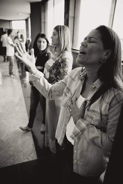 Ungida de Deus na Igreja Missão Praia da Costa pelo fotógrafo Douglas Maia'