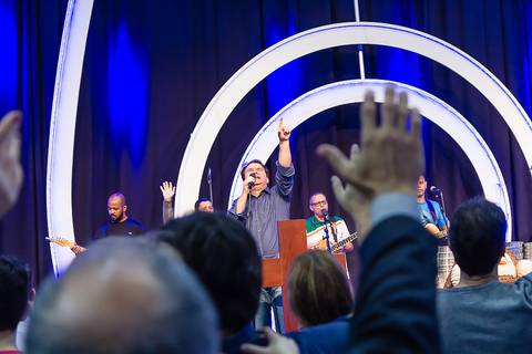 Pastor Simonton na Igreja Missão Praia da Costa pelo fotógrafo Douglas Maia'