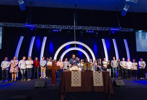 Pastor Simonton na Santa Ceia na Igreja Missão Praia da Costa pelo fotógrafo Douglas Maia'