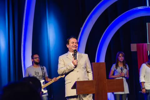 Pastor Simonton da Igreja Missão Praia da Costa pelo fotógrafo Douglas Maia'
