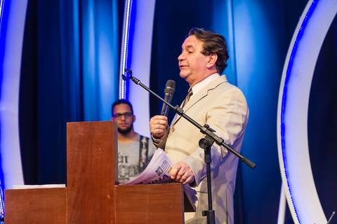 Pastor Simonton falando na Igreja Missão Praia da Costa pelo fotógrafo Douglas Maia'