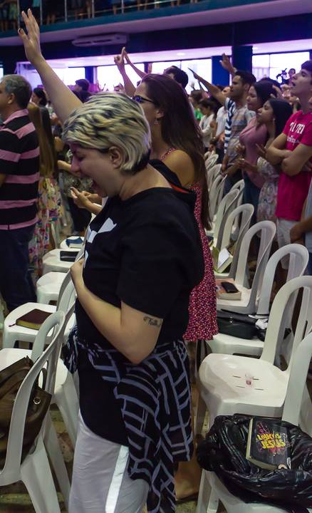 Verdadeira adoração na Igreja Missão Praia da Costa pelo fotógrafo Douglas Maia'