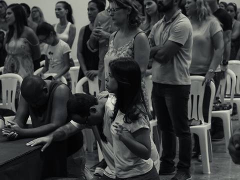 Entrega a Deus na Igreja Missão Praia da Costa pelo fotógrafo Douglas Maia'