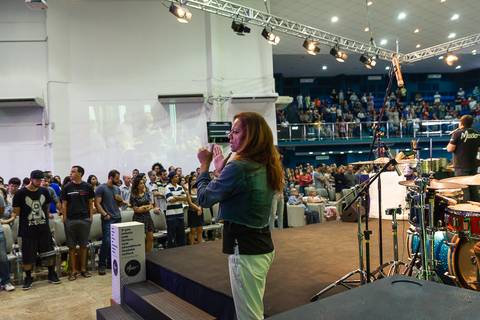 Intérprete de Libras da Igreja Missão Praia da Costa pelo fotógrafo Douglas Maia'