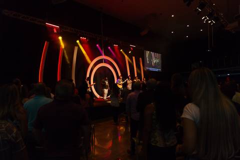Louvor da Igreja Missão Praia da Costa cheio de unção pelo fotógrafo Douglas Maia'