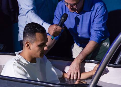 Dia de Batismo na Igreja Missão Praia da Costa pelo fotógrafo Douglas Maia'