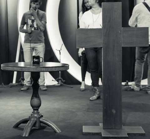 Cruz e mesa Igreja Missão Praia da Costa pelo fotógrafo Douglas Maia'