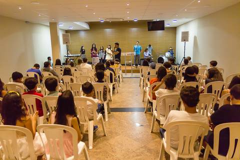 Culto das crianças na Igreja Missão Praia da Costa pelo fotógrafo Douglas Maia'