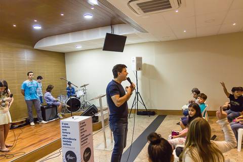 Culto infantil na Igreja Missão Praia da Costa pelo fotógrafo Douglas Maia'