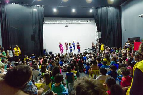 Grupo Joy se apresenta Igreja Missão Praia da Costa pelo fotógrafo Douglas Maia'