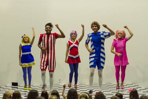 Igreja Missão Praia da Costa recebe o Grupo teatral Joy pelo fotógrafo Douglas Maia'