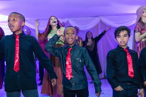 Todos louvando a Deus Igreja Batista da Floresta pelo fotógrafo Douglas Maia'