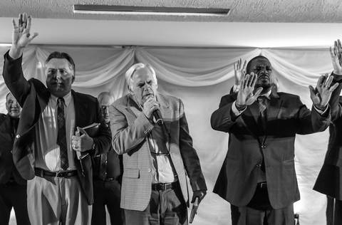 Oração Igreja Batista da Floresta pelo fotógrafo Douglas Maia'