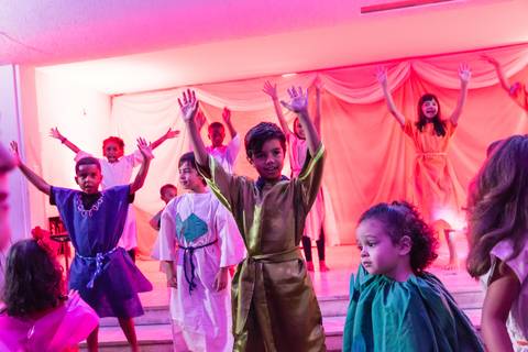 Crianças participam do musical de Natal Igreja Batista da Floresta pelo fotógrafo Douglas Maia'