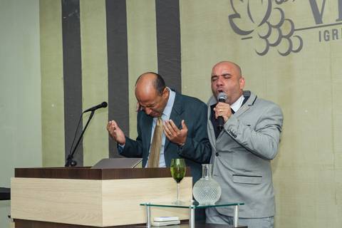 Oração Igreja Videira pelo fotógrafo Douglas Maia'