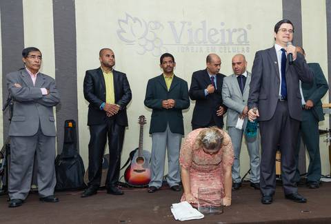 Kenia preparada para ser consagrada Culto de Consagração-Pastora-Kenia Almeida pelo fotógrafo Douglas Maia'