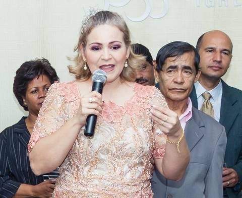 Pastora Kenia falando Culto de Consagração-Pastora-Kenia Almeida pelo fotógrafo Douglas Maia'