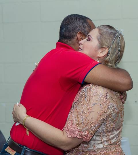 Pastora Kenia recebe os cumprimentos Culto de Consagração-Pastora-Kenia Almeida pelo fotógrafo Douglas Maia'