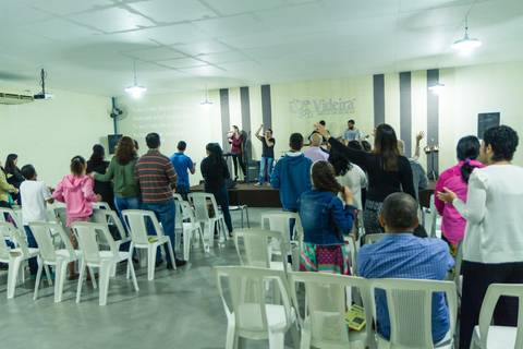 Culto Igreja Videira louvando a Deus Vila Velha-ES pelo fotógrafo Douglas Maia'