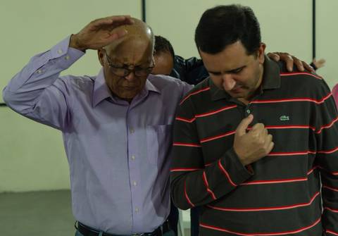 Irmãos unidos Culto Igreja Videira Vila Velha-ES pelo fotógrafo Douglas Maia'