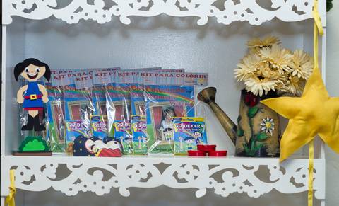 Lembrancinha Kit para colorir Tema Show da Luna pelo fotógrafo Douglas Maia'