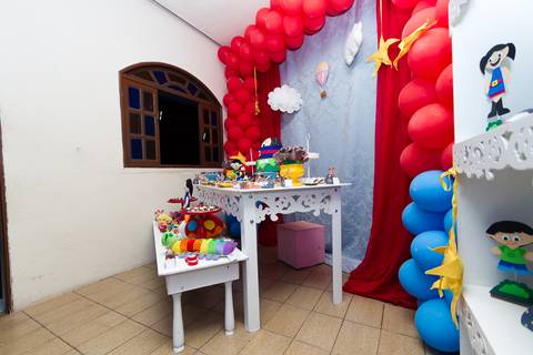 Mesa de lado Tema Show da Luna pelo fotógrafo Douglas Maia'