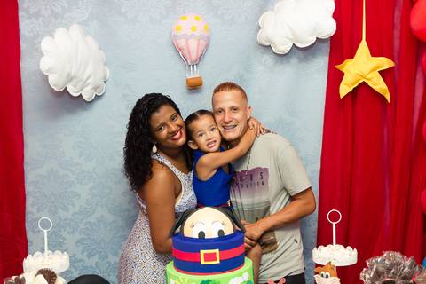 Abraço da família pelo fotógrafo Douglas Maia'