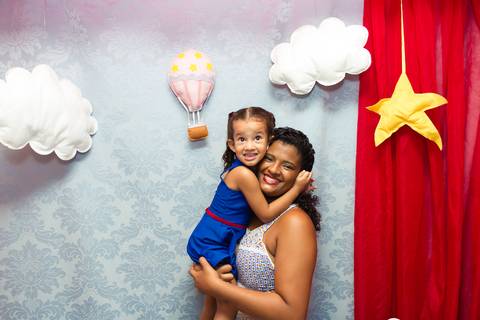 Emanuelly Victória e sua mãe pelo fotógrafo Douglas Maia'