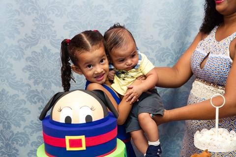 Emanuelly com bebezinho pelo fotógrafo Douglas Maia'